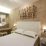 Vrahos Boutique Karavostasis (Folegandros)