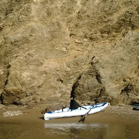 Vrahos Boutique 카라보스타시