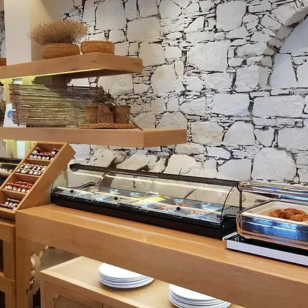 Vrahos Boutique Karavostasis (Folegandros)