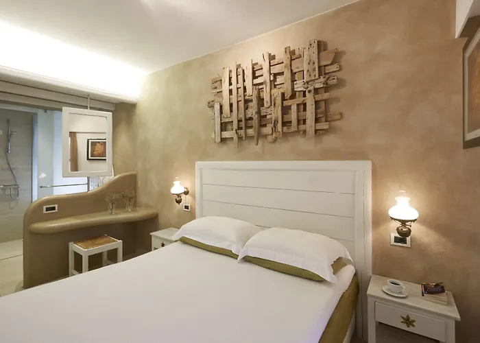 Vrahos Boutique Karavostasis (Folegandros)