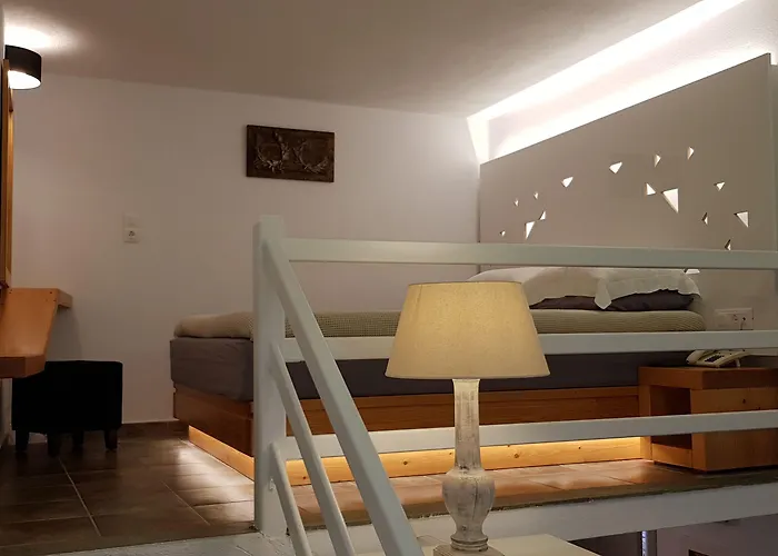 Vrahos Boutique Karavostasis (Folegandros)